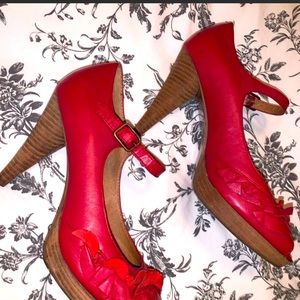 Report red soft leather